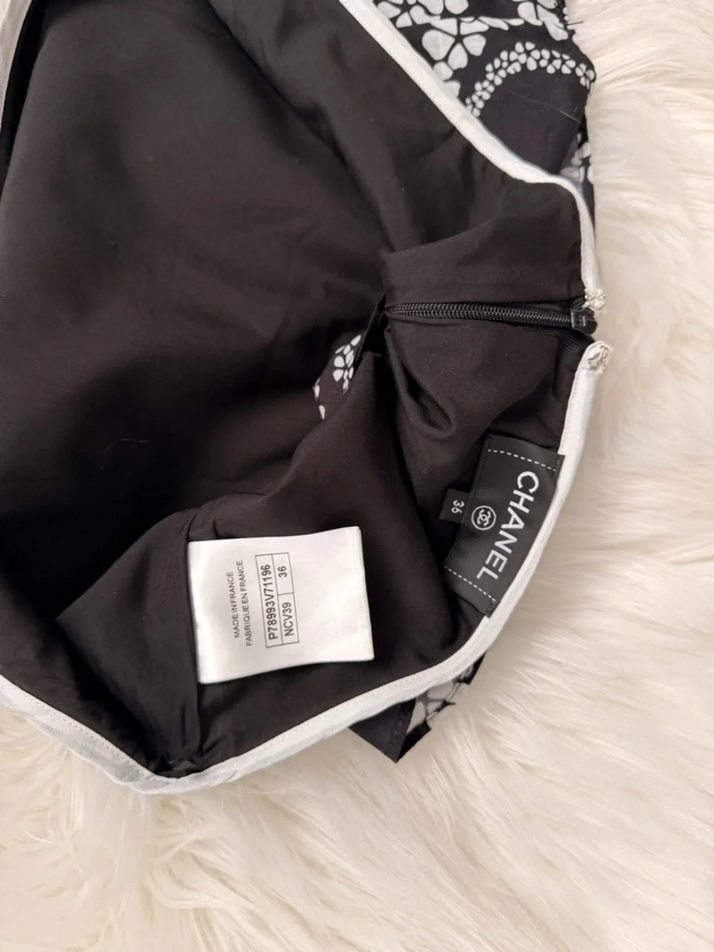 Chanel halter top 🖤 - Picture 3 of 3